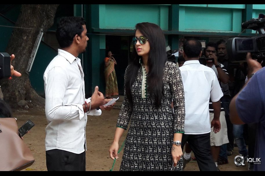 Celebrities-Cast-Vote-in-TN-Elections